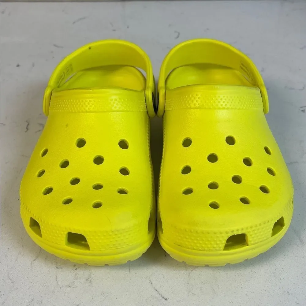 Crocs Classic Clog Size Junior 1, Acidity, Bright Neon Yellow Style # 206991